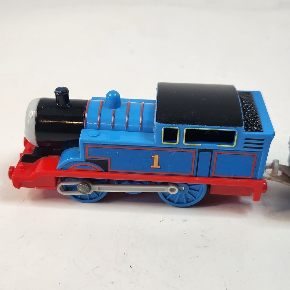 Thomas The Train Trackmaster Motorized Engine Cargo Car 2009 Mattel Works PVC - Picture 2 of 10